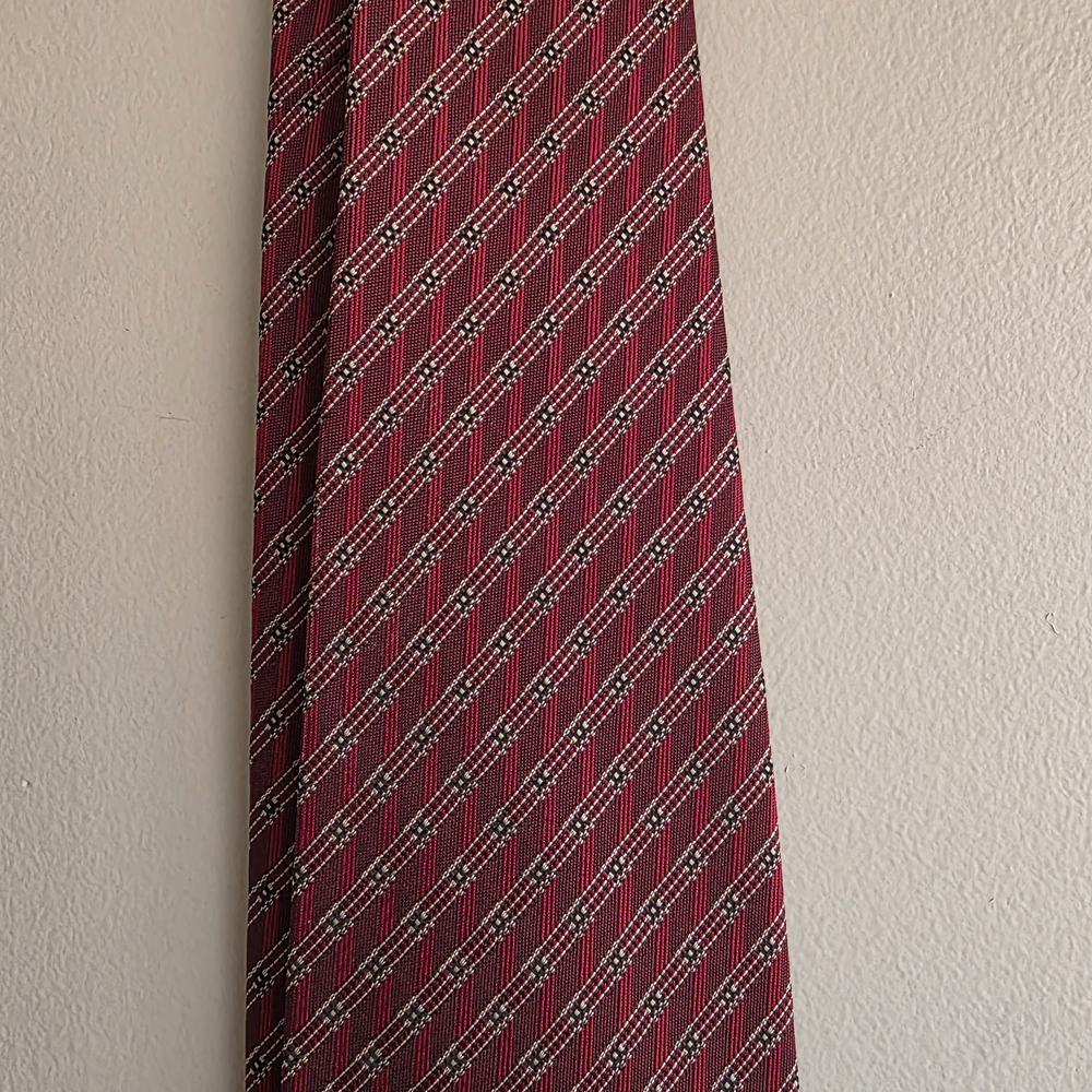BOSS Hugo Boss Red Geometric Diagonal Stripe Silk Tie | Made in Italy - Picture 5 of 14
